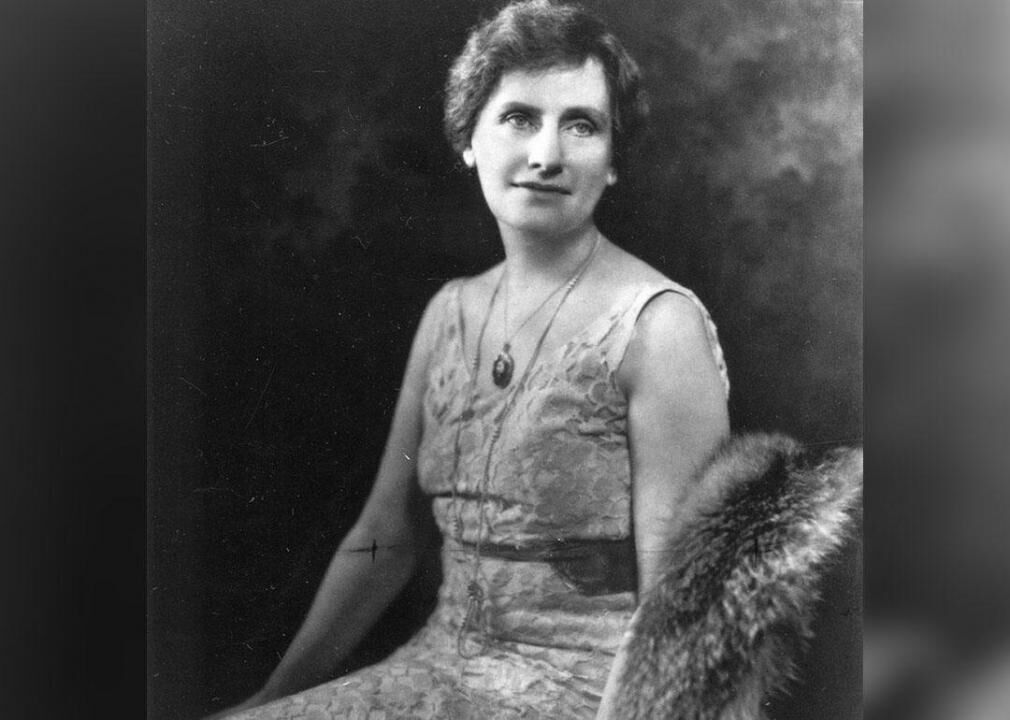 1925: Nellie Tayloe Ross becomes the first woman governor in the U.S.